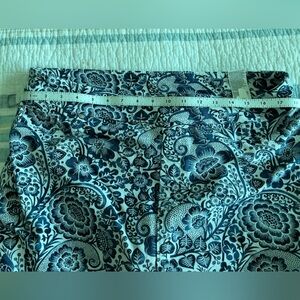 Chico's Navy Floral Women Shorts Skorts